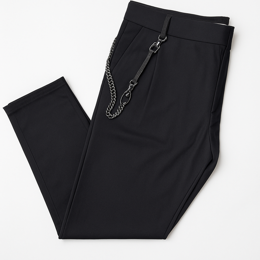 Pantalon noir avec chaine décorative