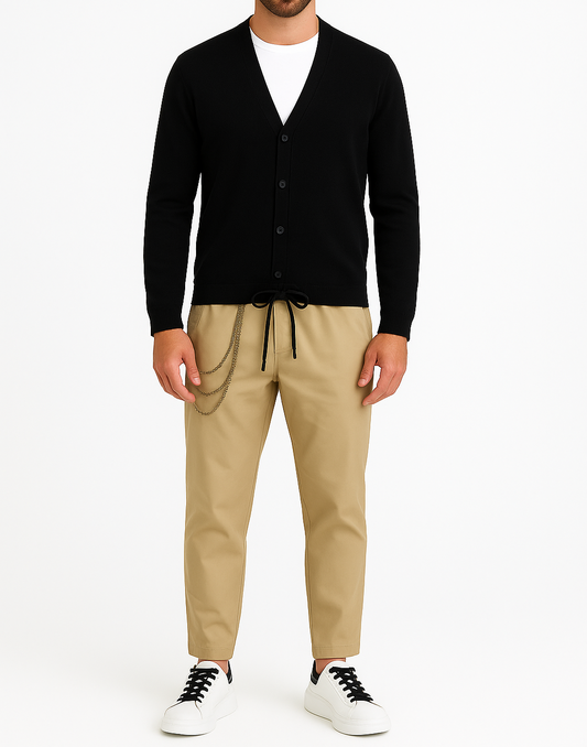 Pantalon beige avec chaine décorative